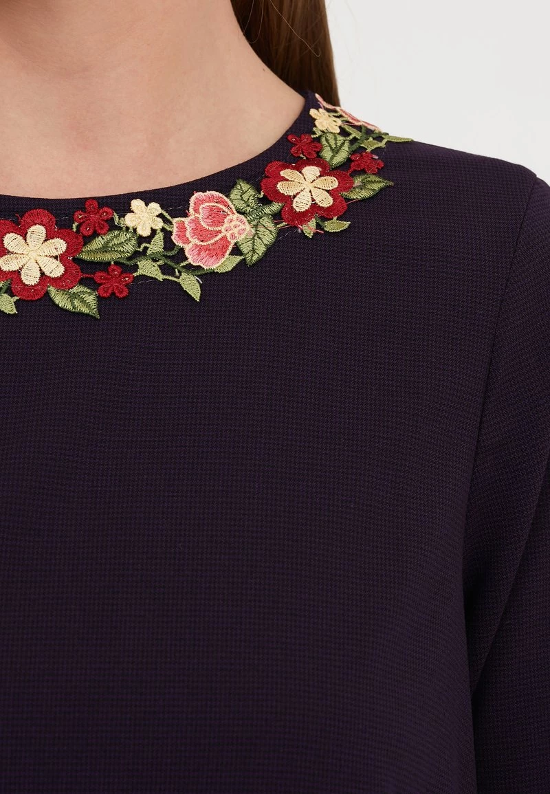 Vendita all'ingrosso π Madam-T Donna LOLANTA - Vestito Estivo - Pflaume π - immagine 5