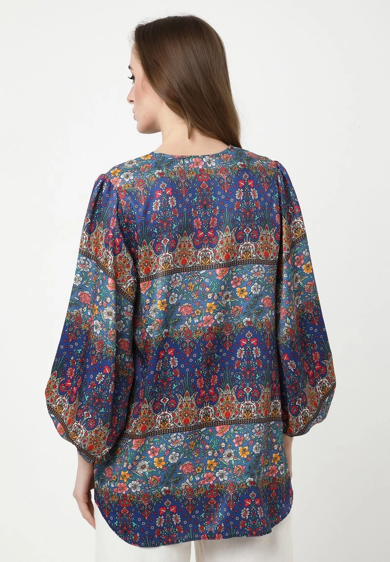 Promo π€© Madam-T Donna EUSTACE - Camicetta - Blau Rot β - immagine 3