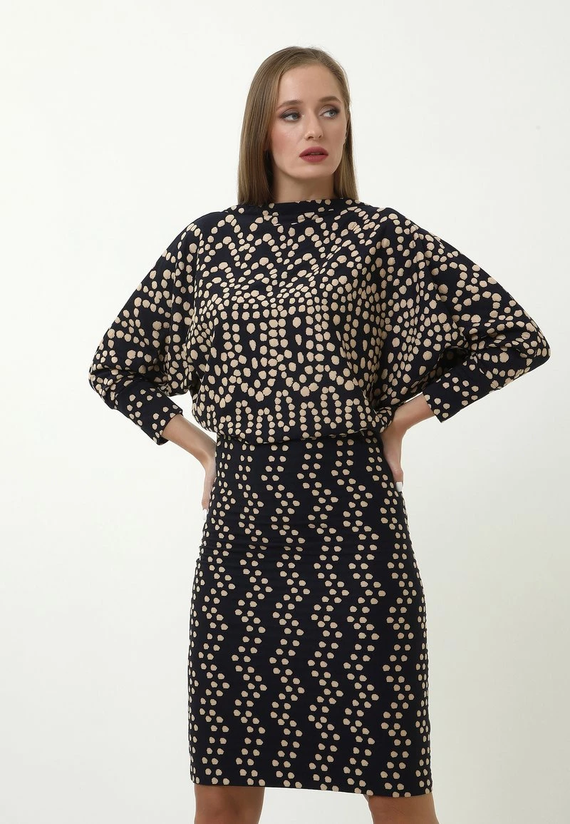 Promo β€οΈ Madam-T Donna Tubino - Black π